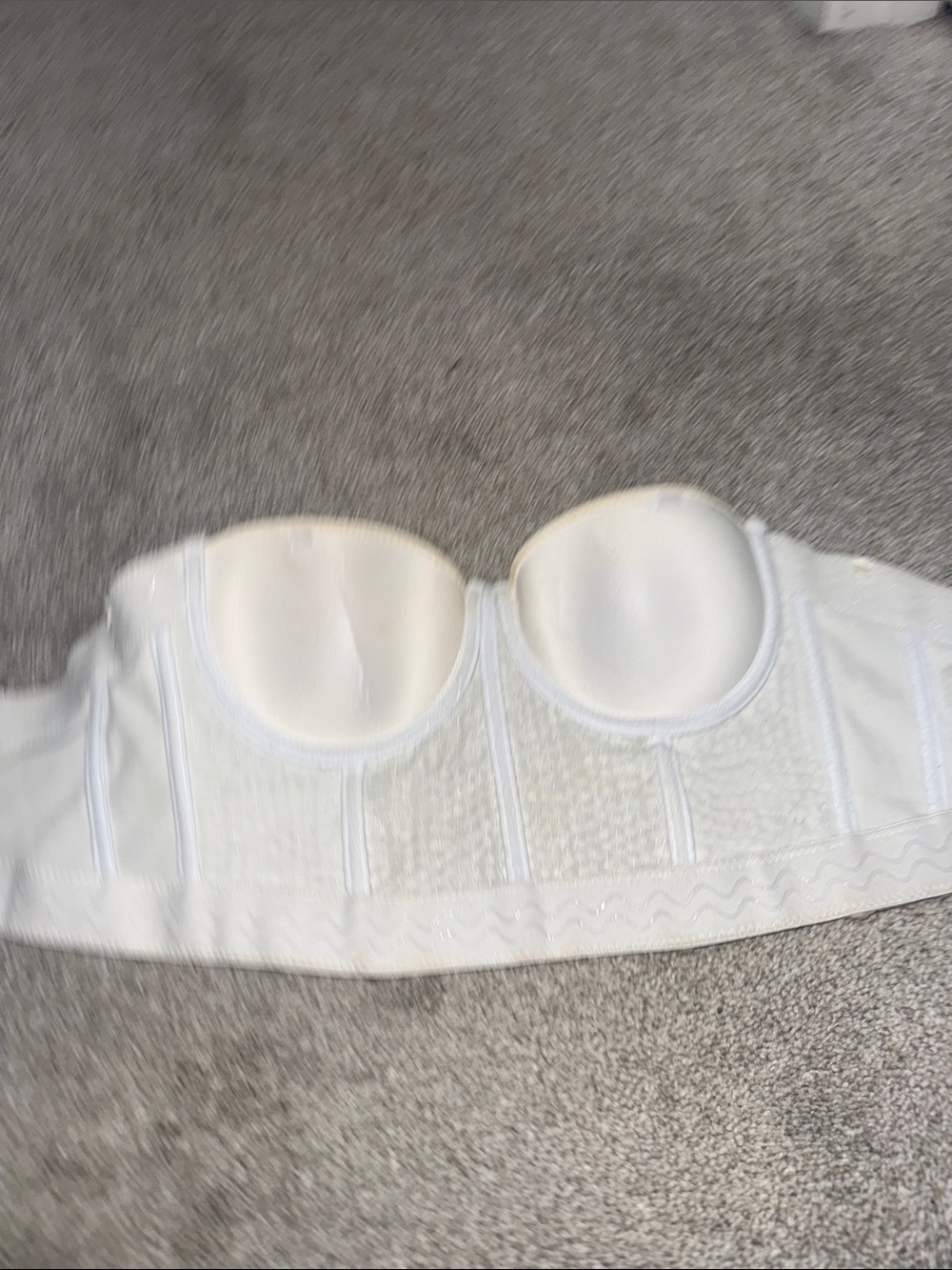 Embellished White diamond crop halter top corset - Picture 4 of 4